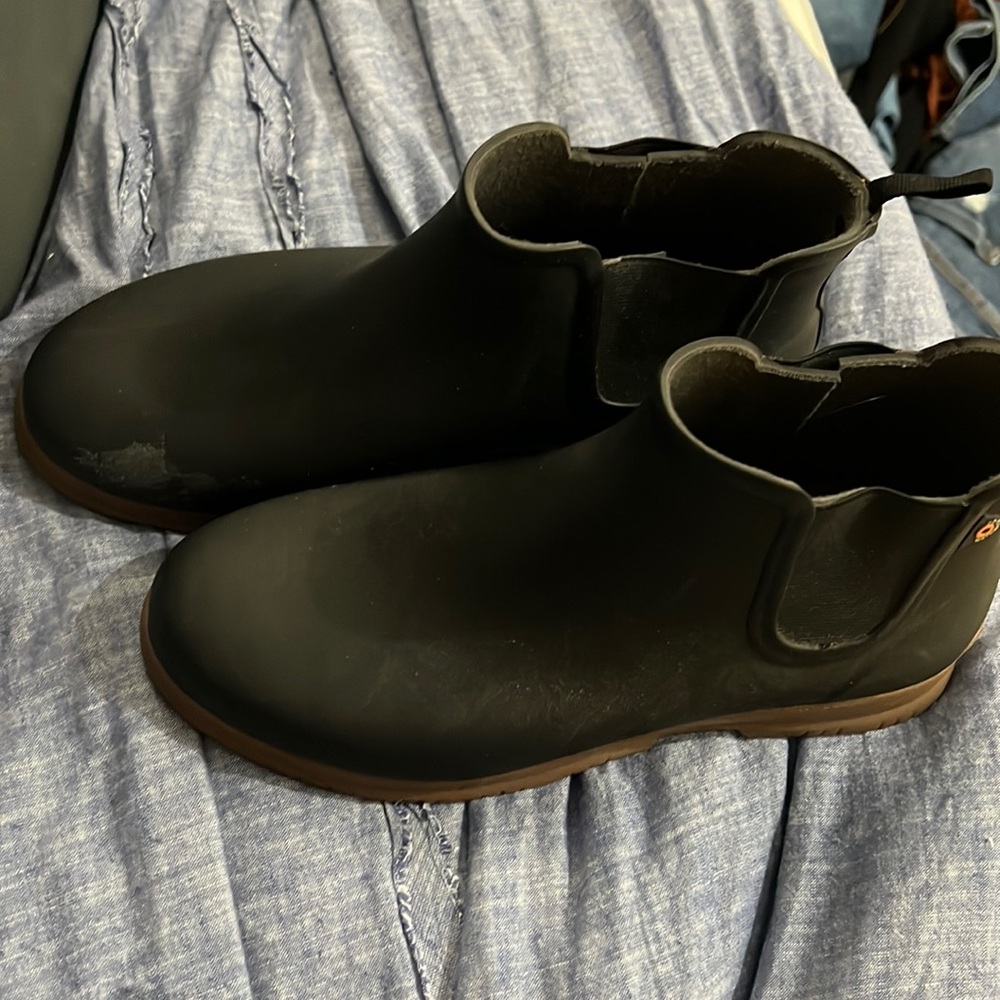 Chelsea black boot . in great condition .worn a couple of times